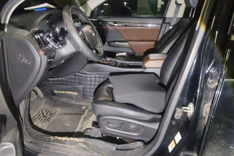 Used GAC Trumpchi GS8 2017 320T Two-Wheel Drive Luxury Smart Connectivity Version (7 Seats) Left Front Seat