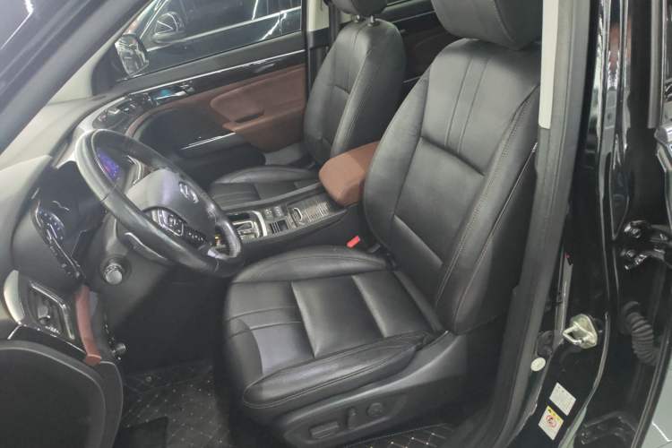 Used GAC Trumpchi GS8 2017 320T Two-Wheel Drive Luxury Smart Connectivity Version (7 Seats) Left Front Seat