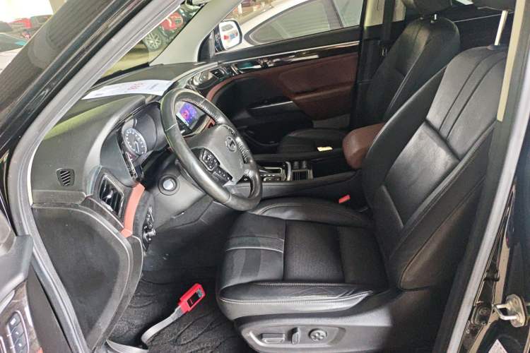Used GAC Trumpchi GS8 2017 320T Two-Wheel Drive Luxury Smart Connectivity Version (7 Seats) Left Front Seat