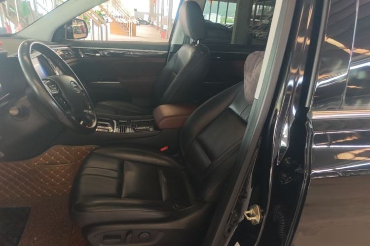Used GAC Trumpchi GS8 2017 320T Two-Wheel Drive Luxury Edition (7 Seats) Left Front Seat