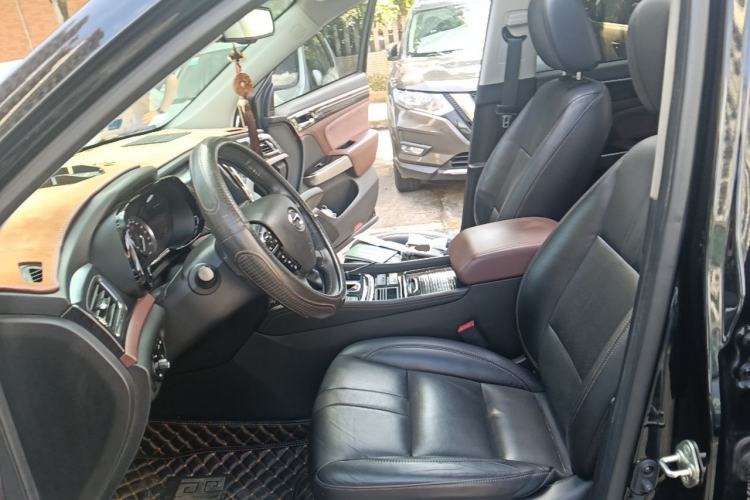 Used GAC Trumpchi GS8 2017 320T Two-Wheel Drive Luxury Smart Connectivity Version (7 Seats) Left Front Seat