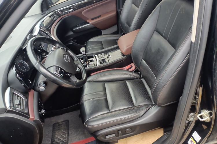 Used GAC Trumpchi GS8 2017 320T Two-Wheel Drive Luxury Smart Connectivity Version (7 Seats) Left Front Seat