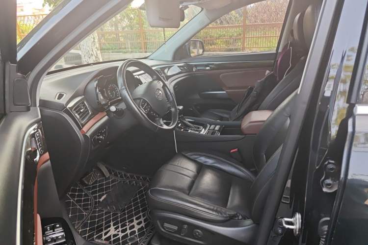 Used GAC Trumpchi GS8 2017 320T Two-Wheel Drive Luxury Smart Connectivity Version (7 Seats) Left Front Seat