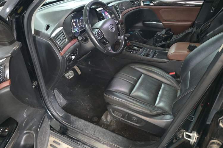 Used GAC Trumpchi GS8 2017 320T Two-Wheel Drive Luxury Smart Connectivity Version (7 Seats) Left Front Seat