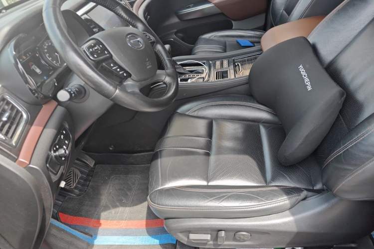 Used GAC Trumpchi GS8 2017 320T Two-Wheel Drive Luxury Smart Connectivity Version (7 Seats) Left Front Seat