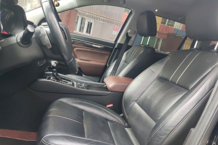 Used GAC Trumpchi GS8 2017 320T Two-Wheel Drive Luxury Smart Connectivity Version (7 Seats) Left Front Seat