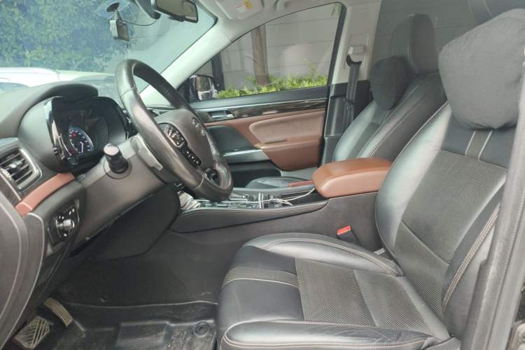 Used GAC Trumpchi GS8 2017 320T Two-Wheel Drive Luxury Smart Connectivity Version (7 Seats) Left Front Seat