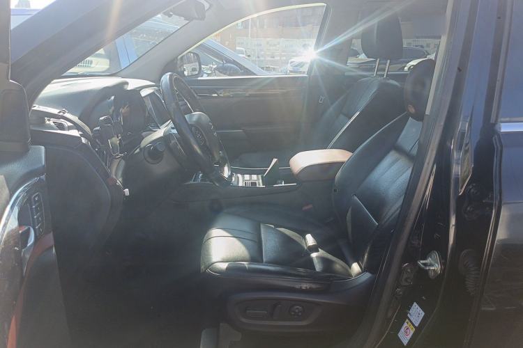 Used GAC Trumpchi GS8 2017 320T Two-Wheel Drive Luxury Smart Connectivity Version (7 Seats) Left Front Seat