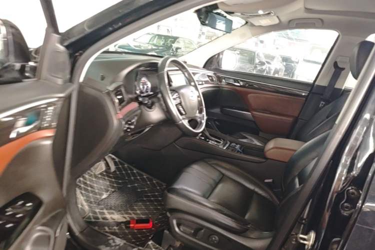 Used GAC Trumpchi GS8 2017 320T Two-Wheel Drive Luxury Smart Connectivity Version (7 Seats) Left Front Seat