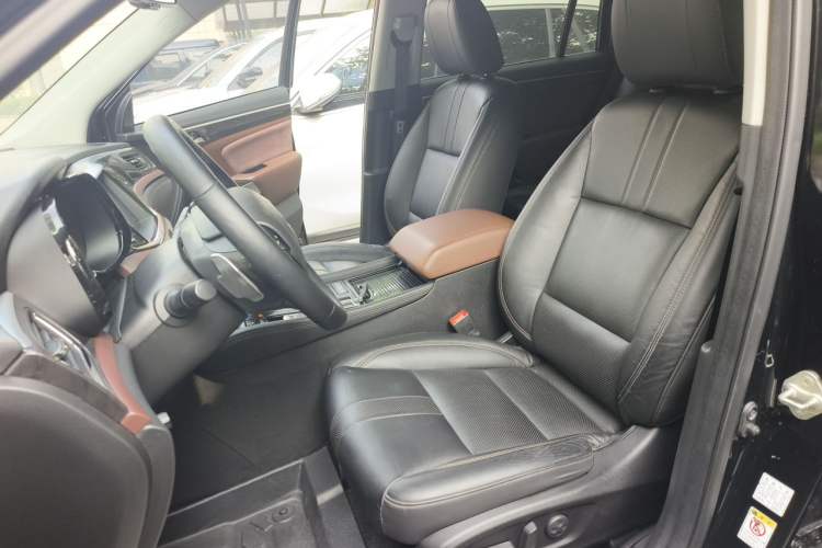 Used GAC Trumpchi GS8 2017 320T Two-Wheel Drive Luxury Smart Connectivity Version (7 Seats) Left Front Seat
