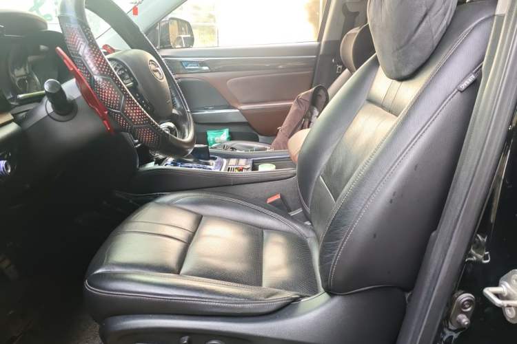 Used GAC Trumpchi GS8 2017 320T Two-Wheel Drive Luxury Smart Connectivity Version (7 Seats) Left Front Seat