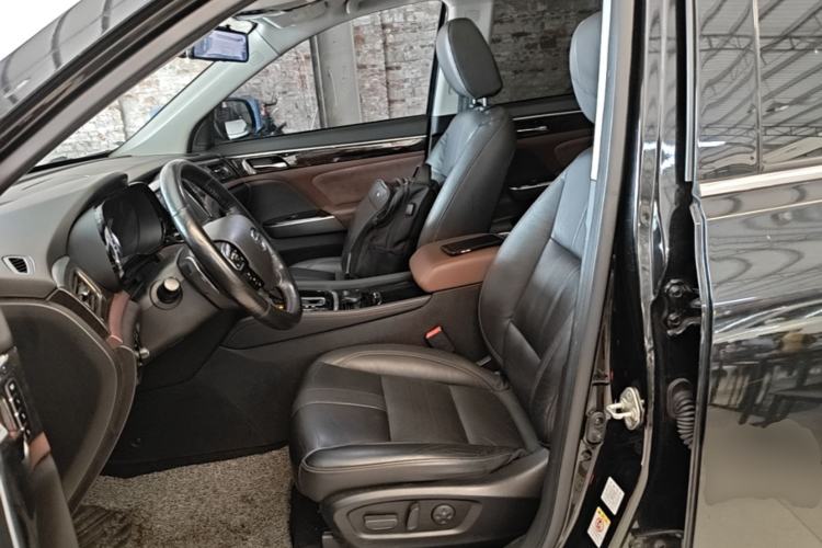 Used GAC Trumpchi GS8 2017 320T Two-Wheel Drive Luxury Smart Connectivity Version (7 Seats) Left Front Seat