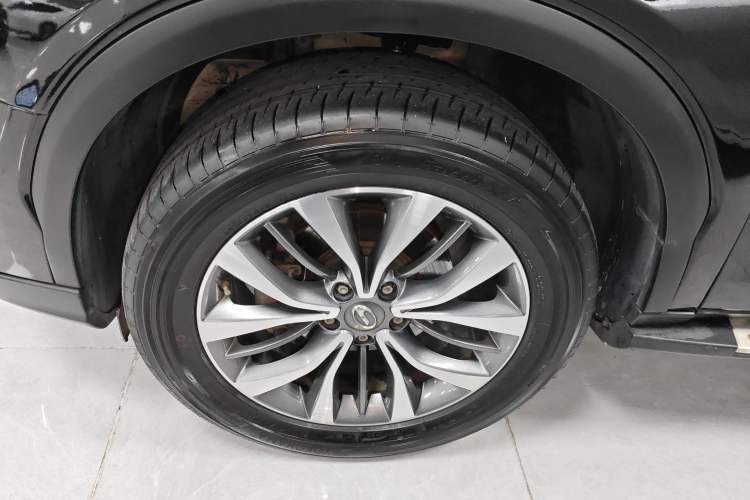 Used GAC Trumpchi GS8 2017 320T Two-Wheel Drive Luxury Smart Connectivity Version (7 Seats) Left Front Wheel Hub