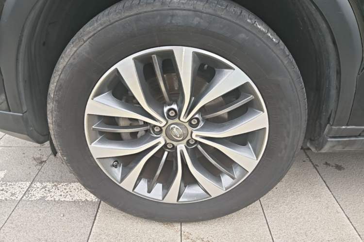 Used GAC Trumpchi GS8 2017 320T Two-Wheel Drive Luxury Smart Connectivity Version (7 Seats) Left Front Wheel Hub
