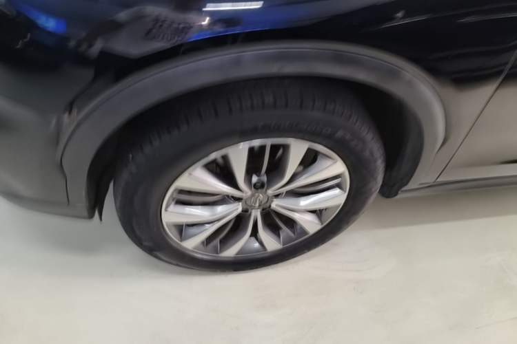Used GAC Trumpchi GS8 2017 320T Two-Wheel Drive Luxury Smart Connectivity Version (7 Seats) Left Front Wheel Hub
