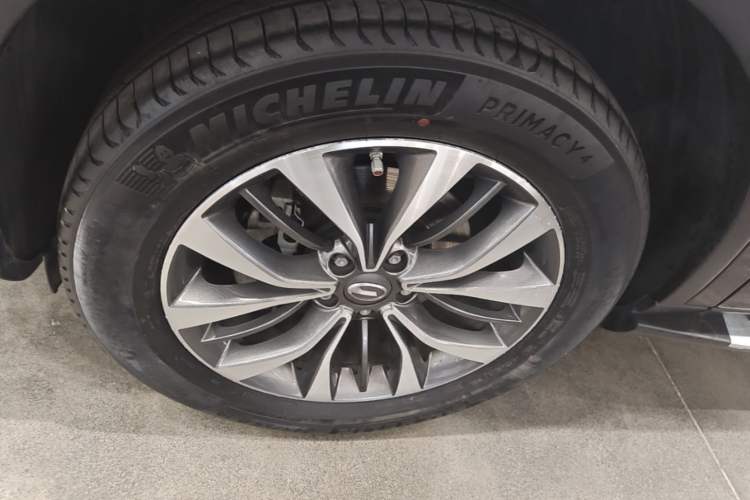 Used GAC Trumpchi GS8 2017 320T Two-Wheel Drive Luxury Smart Connectivity Version (7 Seats) Left Front Wheel Hub