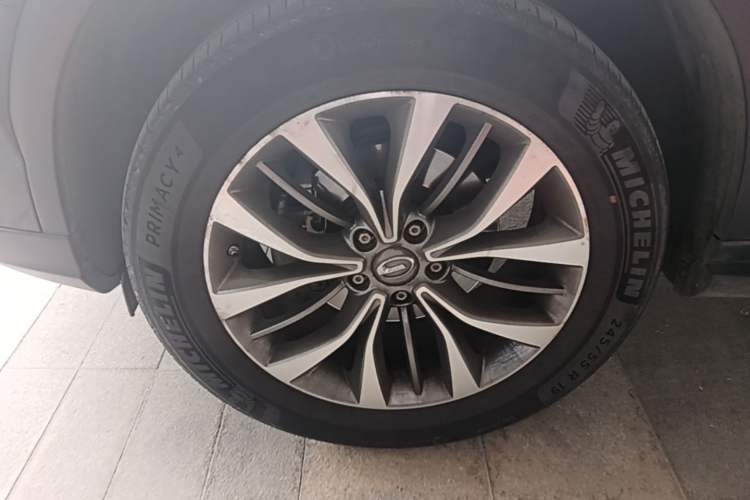 Used GAC Trumpchi GS8 2017 320T Two-Wheel Drive Luxury Smart Connectivity Version (7 Seats) Left Front Wheel Hub