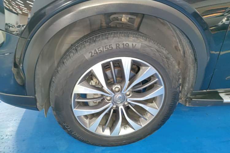 Used GAC Trumpchi GS8 2017 320T Two-Wheel Drive Luxury Smart Connectivity Version (7 Seats) Left Front Wheel Hub