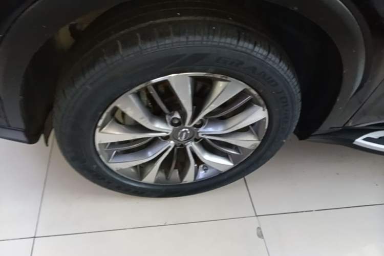Used GAC Trumpchi GS8 2017 320T Two-Wheel Drive Luxury Smart Connectivity Version (7 Seats) Left Front Wheel Hub