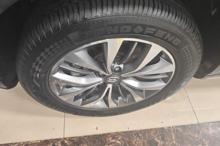 Used GAC Trumpchi GS8 2017 320T Two-Wheel Drive Luxury Smart Connectivity Version (7 Seats) Left Front Wheel Hub