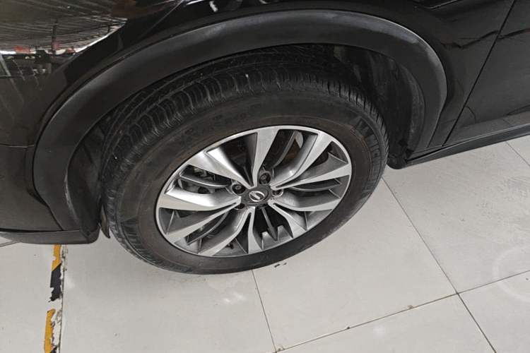 Used GAC Trumpchi GS8 2017 320T Four-Wheel Drive Luxury Smart Connectivity Version (7 Seats) Left Front Wheel Hub