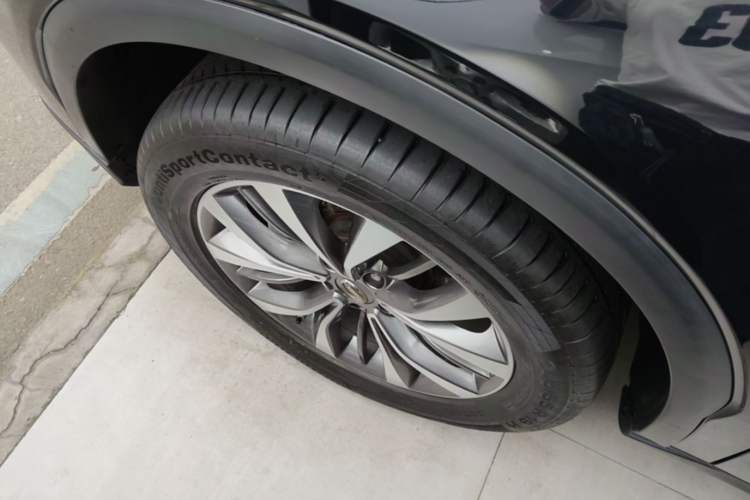 Used GAC Trumpchi GS8 2017 320T Four-Wheel Drive Luxury Smart Connectivity Version (7 Seats) Left Front Wheel Hub