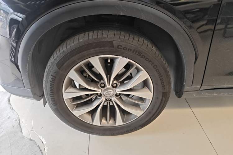 Used GAC Trumpchi GS8 2017 320T Two-Wheel Drive Luxury Smart Connectivity Version (7 Seats) Left Front Wheel Hub