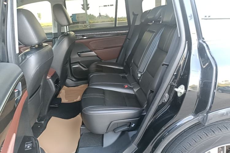 Used GAC Trumpchi GS8 2017 320T Two-Wheel Drive Luxury Smart Connectivity Version (7 Seats) Left Rear Seat