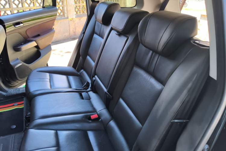 Used GAC Trumpchi GS8 2017 320T Two-Wheel Drive Luxury Smart Connectivity Version (7 Seats) Left Rear Seat