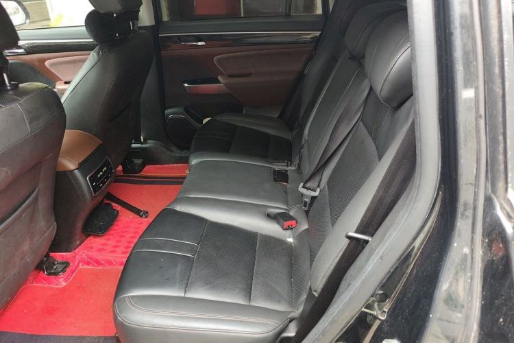Used GAC Trumpchi GS8 2017 320T Two-Wheel Drive Luxury Smart Connectivity Version (7 Seats) Left Rear Seat