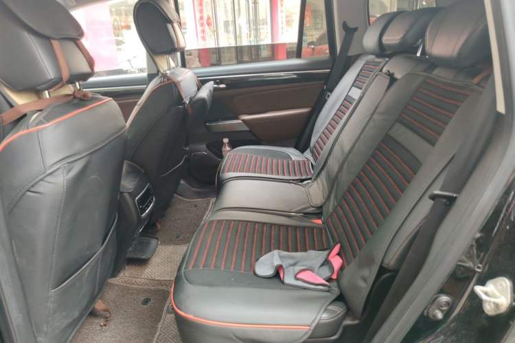 Used GAC Trumpchi GS8 2017 320T Two-Wheel Drive Luxury Smart Connectivity Version (7 Seats) Left Rear Seat