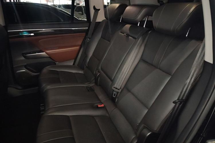 Used GAC Trumpchi GS8 2017 320T Two-Wheel Drive Luxury Smart Connectivity Version (7 Seats) Left Rear Seat