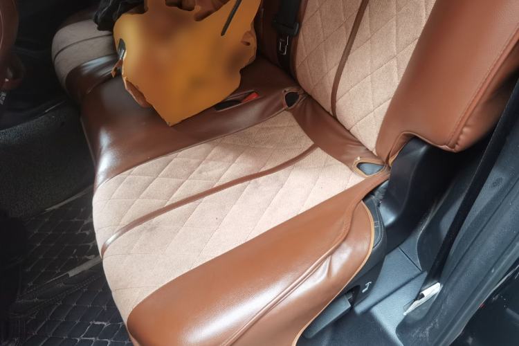 Used GAC Trumpchi GS8 2017 320T Two-Wheel Drive Luxury Smart Connectivity Version (7 Seats) Left Rear Seat