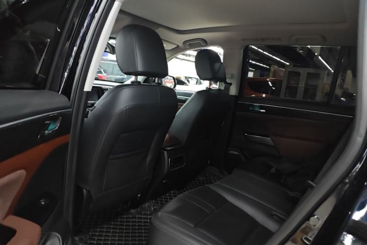 Used GAC Trumpchi GS8 2017 320T Two-Wheel Drive Luxury Smart Connectivity Version (7 Seats) Left Rear Seat