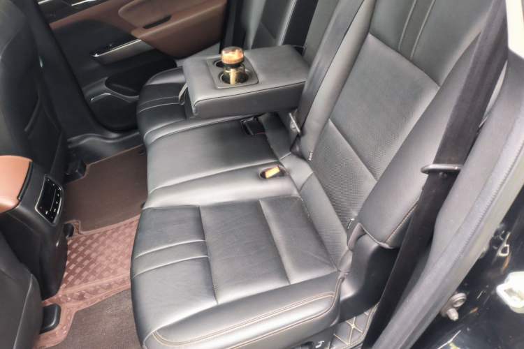 Used GAC Trumpchi GS8 2017 320T Two-Wheel Drive Luxury Smart Connectivity Version (7 Seats) Left Rear Seat