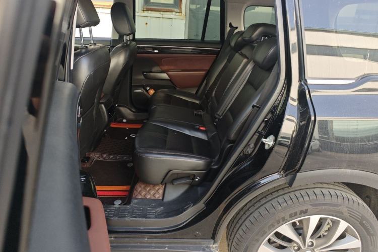 Used GAC Trumpchi GS8 2017 320T Two-Wheel Drive Luxury Smart Connectivity Version (7 Seats) Left Rear Seat