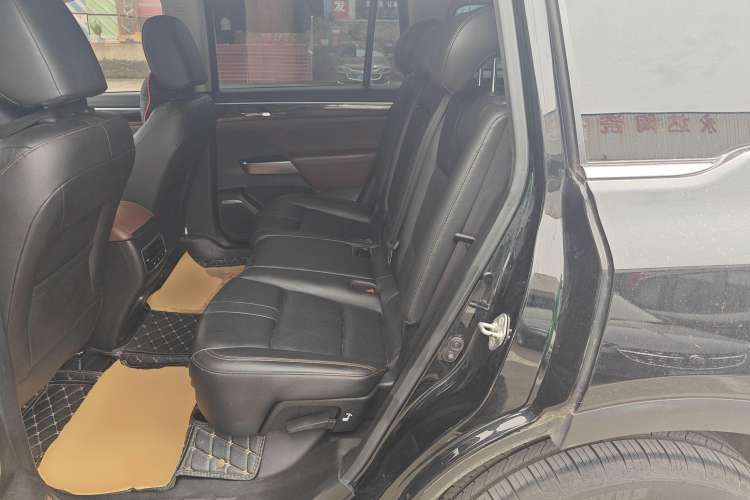 Used GAC Trumpchi GS8 2017 320T Two-Wheel Drive Luxury Smart Connectivity Version (7 Seats) Left Rear Seat