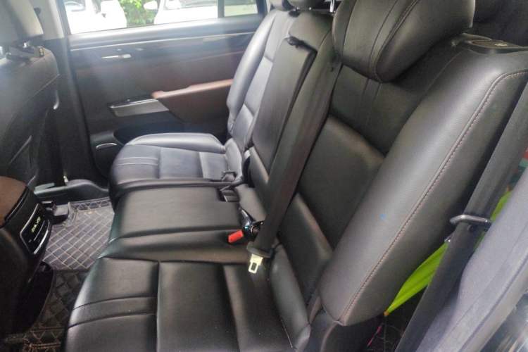 Used GAC Trumpchi GS8 2017 320T Two-Wheel Drive Luxury Smart Connectivity Version (7 Seats) Left Rear Seat