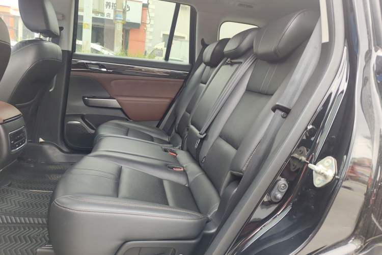 Used GAC Trumpchi GS8 2017 320T Two-Wheel Drive Luxury Smart Connectivity Version (7 Seats) Left Rear Seat