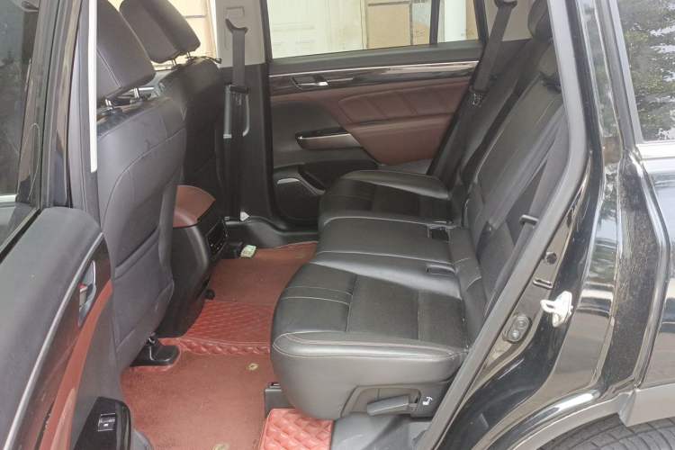Used GAC Trumpchi GS8 2017 320T Two-Wheel Drive Luxury Edition (7 Seats) Left Rear Seat