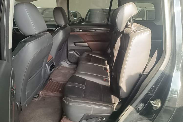 Used GAC Trumpchi GS8 2017 320T Two-Wheel Drive Luxury Edition (7 Seats) Left Rear Seat