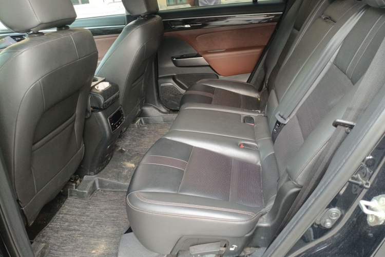 Used GAC Trumpchi GS8 2017 320T Two-Wheel Drive Luxury Smart Connectivity Version (7 Seats) Left Rear Seat