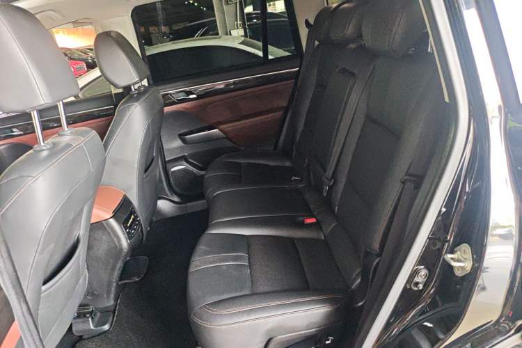 Used GAC Trumpchi GS8 2017 320T Two-Wheel Drive Luxury Smart Connectivity Version (7 Seats) Left Rear Seat