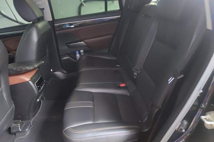 Used GAC Trumpchi GS8 2017 320T Two-Wheel Drive Luxury Smart Connectivity Version (7 Seats) Left Rear Seat
