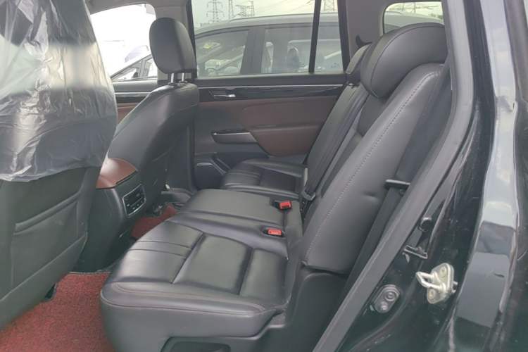 Used GAC Trumpchi GS8 2017 320T Four-Wheel Drive Luxury Smart Connectivity Version (7 Seats) Left Rear Seat