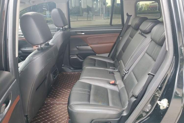 Used GAC Trumpchi GS8 2017 320T Two-Wheel Drive Luxury Smart Connectivity Version (7 Seats) Left Rear Seat