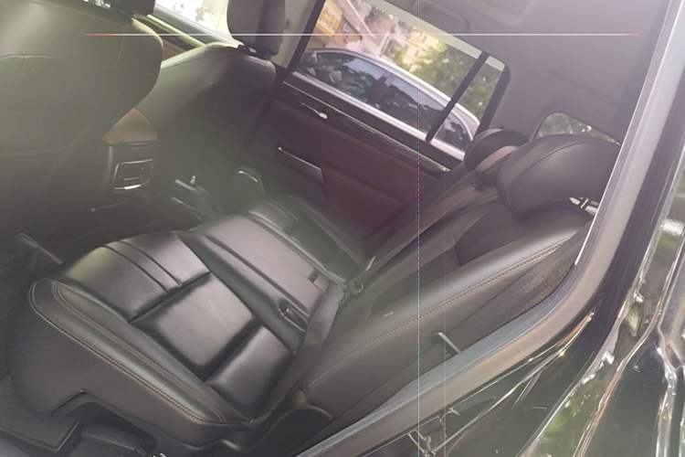 Used GAC Trumpchi GS8 2017 320T Two-Wheel Drive Luxury Smart Connectivity Version (7 Seats) Left Rear Seat