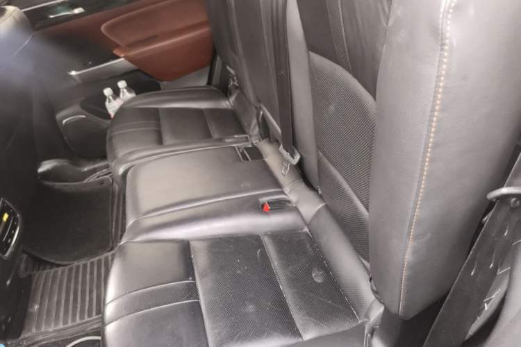 Used GAC Trumpchi GS8 2017 320T Four-Wheel Drive Luxury Smart Connectivity Version (7 Seats) Left Rear Seat