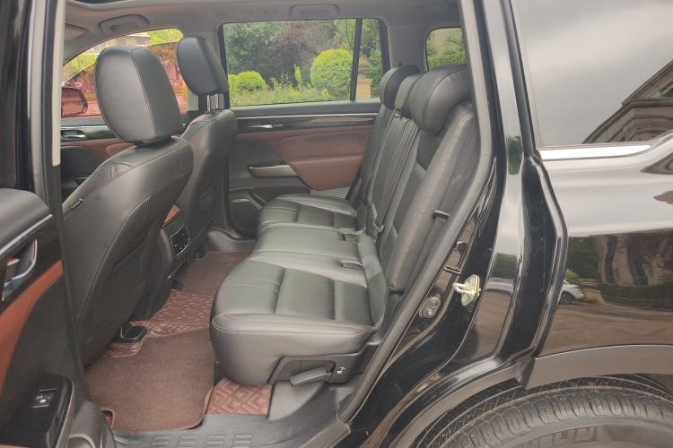 Used GAC Trumpchi GS8 2017 320T Two-Wheel Drive Luxury Smart Connectivity Version (7 Seats) Left Rear Seat