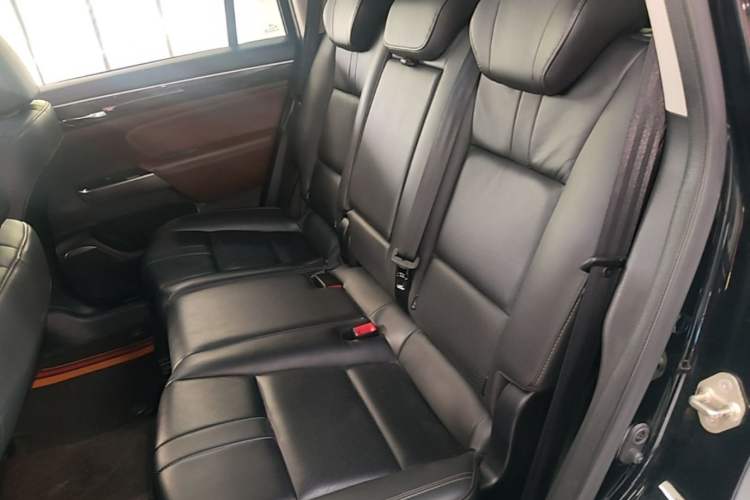 Used GAC Trumpchi GS8 2017 320T Two-Wheel Drive Luxury Smart Connectivity Version (7 Seats) Left Rear Seat